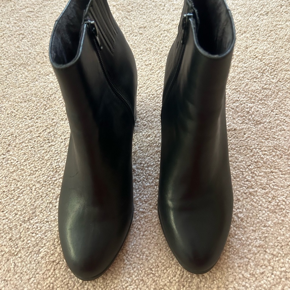 Seychelles Classic Black Ankle Booties